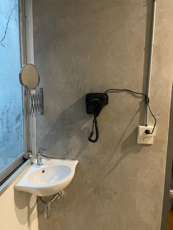 Ora Hostel Bangkok Exteriör bild