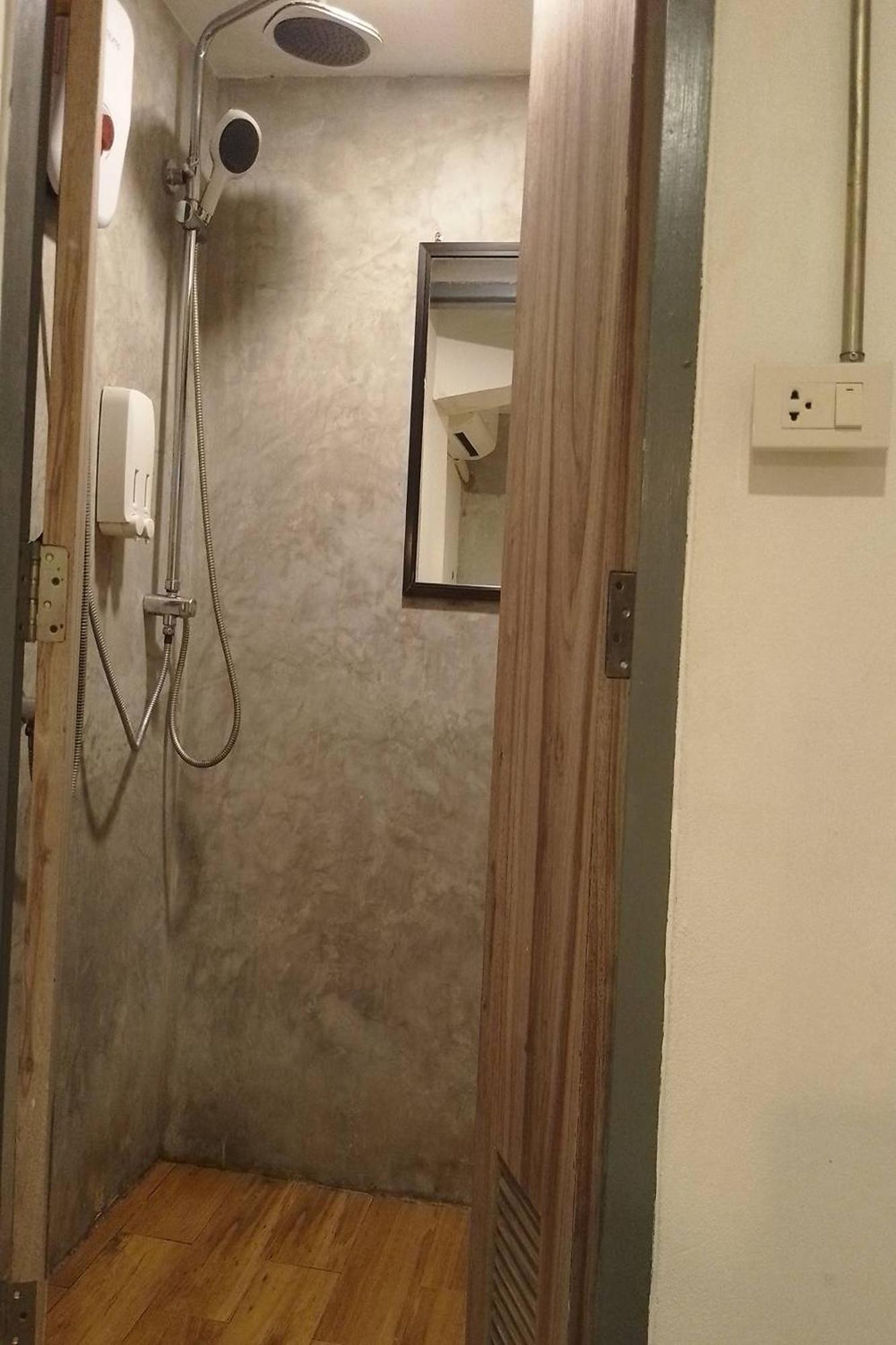 Ora Hostel Bangkok Exteriör bild